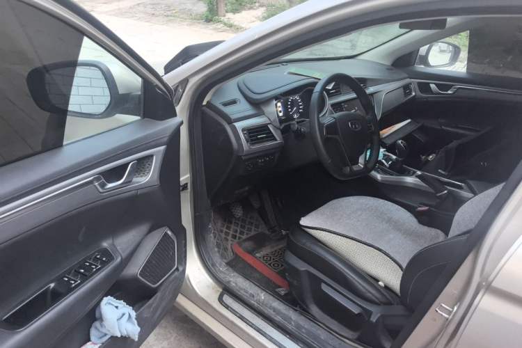 Used Geely Auto Emgrand GL 2018 1.8L Manual Elite Smart Connectivity Version Driver Seat