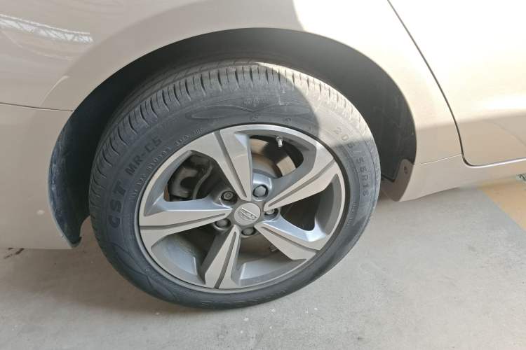 Used Geely Auto Emgrand GL 2018 1.8L Manual Elite Smart Connectivity Version Exterior 1