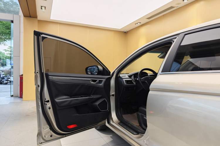 Used Geely Auto Emgrand GL 2018 1.4T DCT Elite Smart Connectivity Version Exterior 6