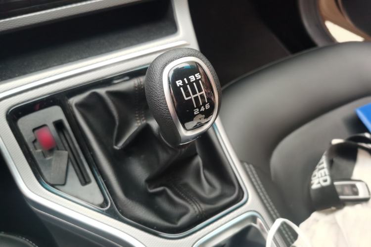 Used Geely Auto Emgrand GL 2018 1.8L Manual Elite Smart Connectivity Version Gear Lever