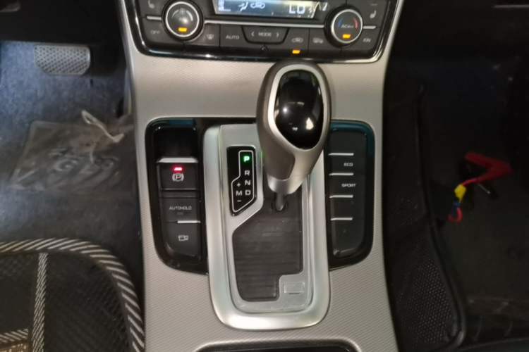 Used Geely Auto Emgrand GL 2018 1.4T DCT Prestige Smart Connectivity Version Gear Lever