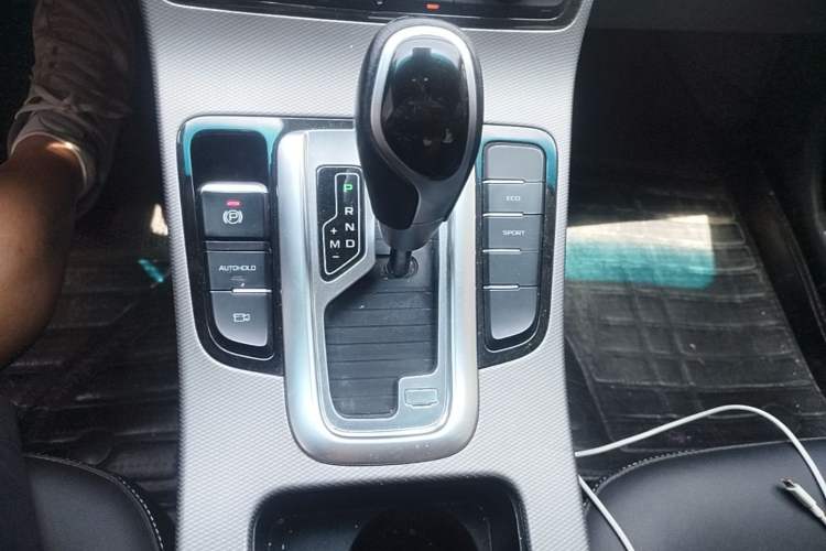 Used Geely Auto Emgrand GL 2018 1.8L DCT Elite Smart Connectivity Version Gear Lever