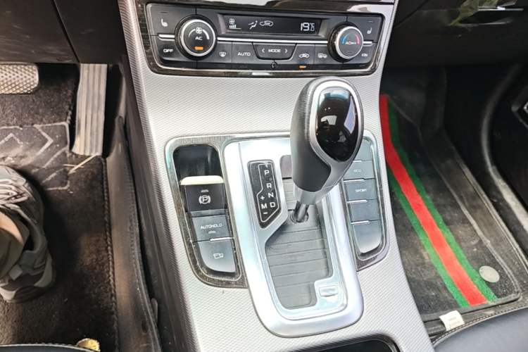 Used Geely Auto Emgrand GL 2018 1.4T DCT Prestige Smart Connectivity Version Gear Lever