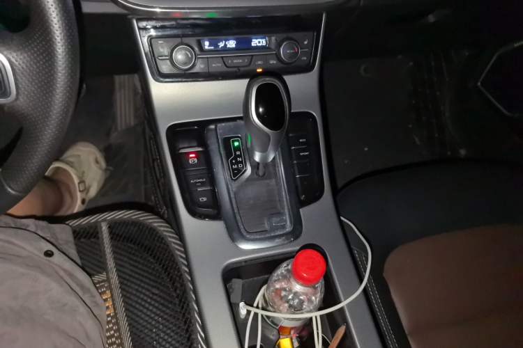Used Geely Auto Emgrand GL 2018 1.4T DCT Prestige Smart Connectivity Version Gear Lever
