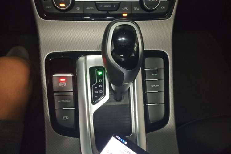Used Geely Auto Emgrand GL 2018 1.8L DCT Elite Smart Connectivity Version Gear Lever