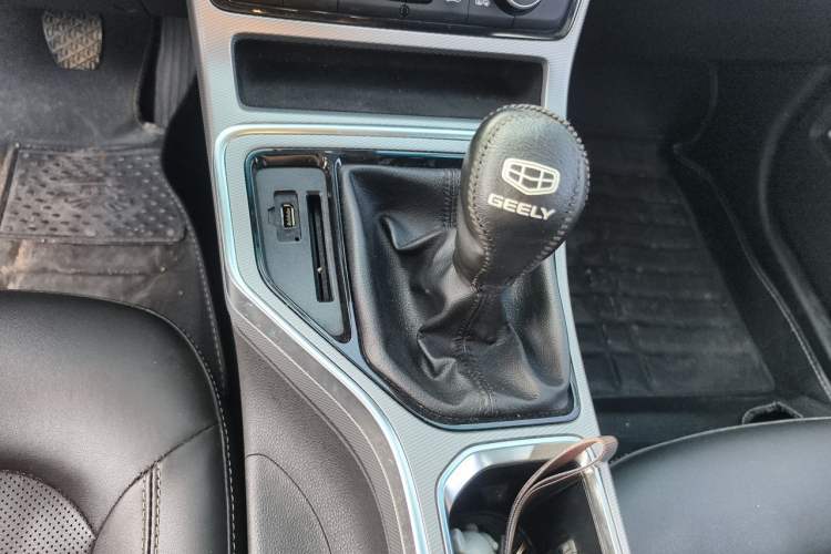 Used Geely Auto Emgrand GL 2018 1.4T Manual Elite Smart Connectivity Version Gear Lever