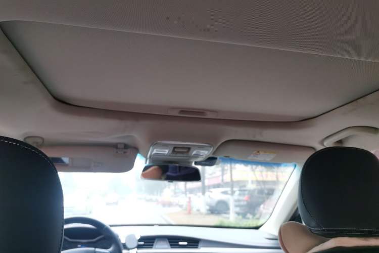 Used Geely Auto Emgrand GL 2018 1.8L Manual Elite Smart Connectivity Version Headliner