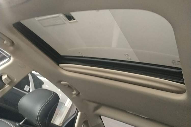 Used Geely Auto Emgrand GL 2018 1.8L DCT Elite Smart Connectivity Version Headliner