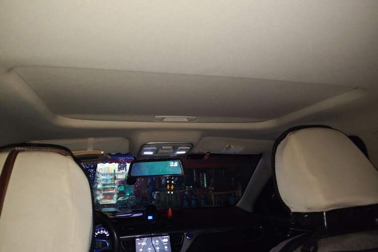Used Geely Auto Emgrand GL 2018 1.4T Manual Elite Smart Connectivity Version Headliner