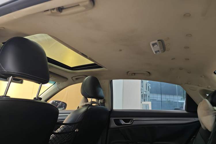Used Geely Auto Emgrand GL 2018 1.4T DCT Elite Smart Connectivity Version Headliner