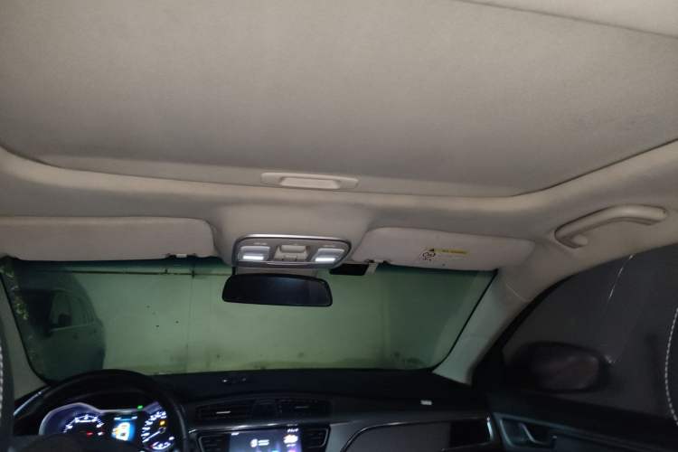 Used Geely Auto Emgrand GL 2018 1.4T Manual Elite Smart Connectivity Version Headliner