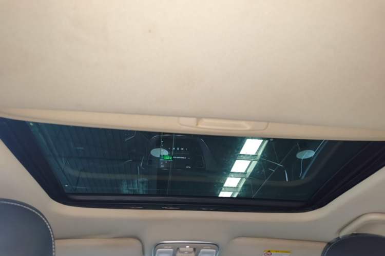 Used Geely Auto Emgrand GL 2018 1.8L Manual Elite Smart Connectivity Version Headliner