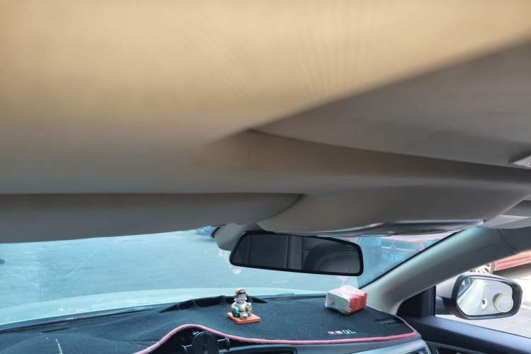 Used Geely Auto Emgrand GL 2018 1.8L Manual Elite Smart Connectivity Version Headliner