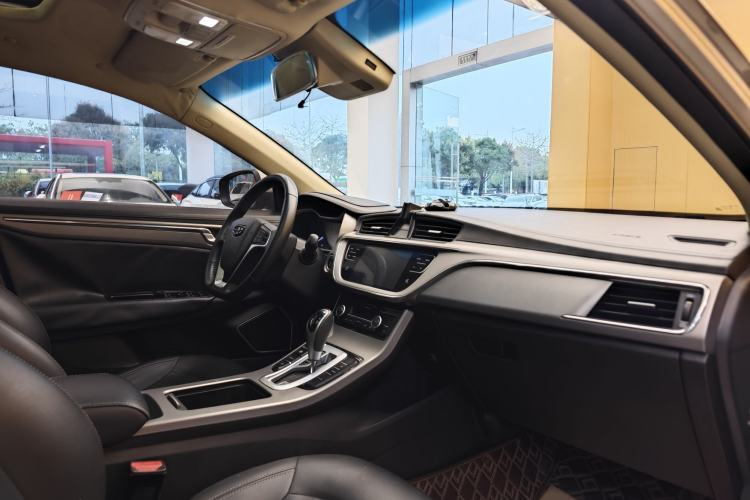 Used Geely Auto Emgrand GL 2018 1.4T DCT Elite Smart Connectivity Version Interior 1