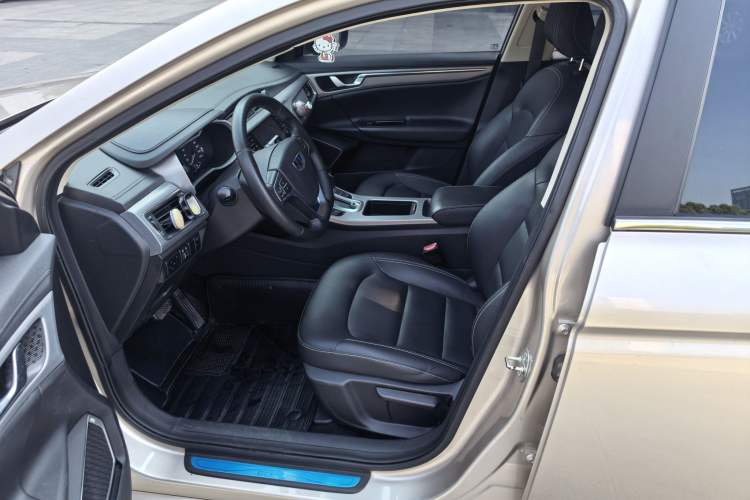Used Geely Auto Emgrand GL 2018 1.8L DCT Elite Smart Connectivity Version Interior 1