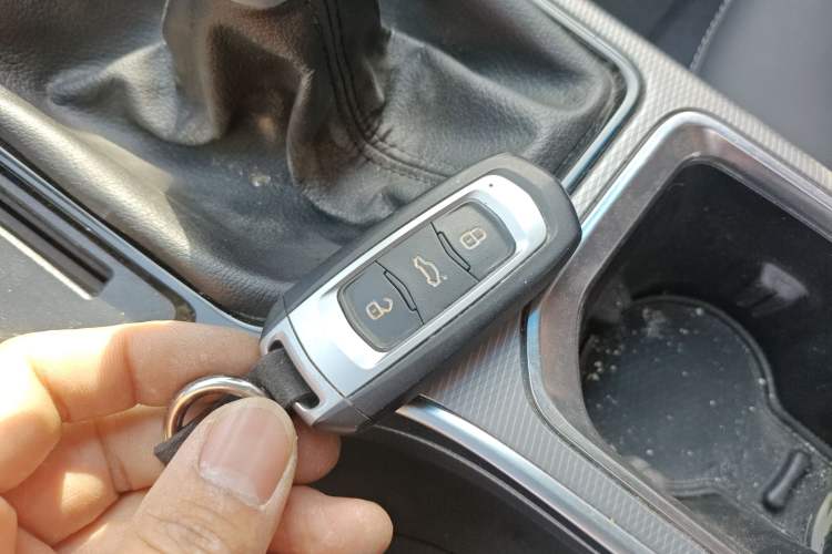 Used Geely Auto Emgrand GL 2018 1.8L Manual Elite Smart Connectivity Version Interior 1