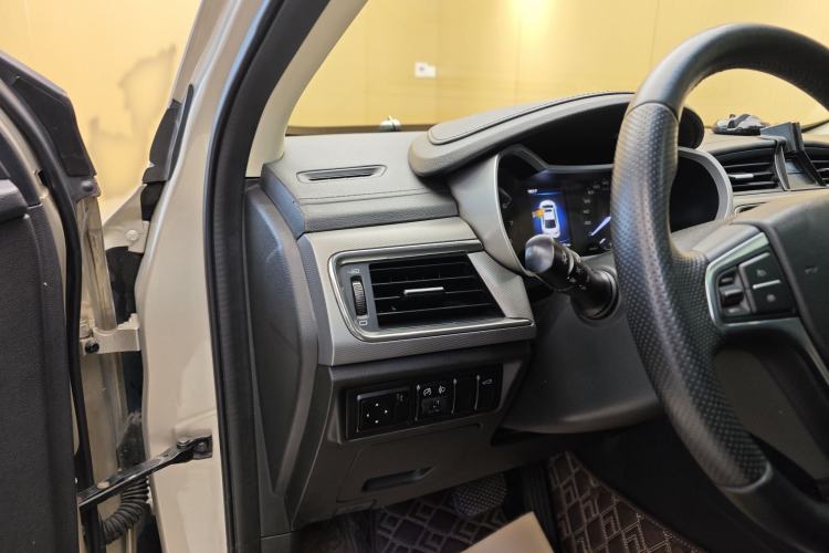 Used Geely Auto Emgrand GL 2018 1.4T DCT Elite Smart Connectivity Version Interior 2