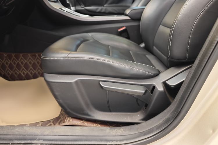 Used Geely Auto Emgrand GL 2018 1.4T DCT Elite Smart Connectivity Version Interior 3