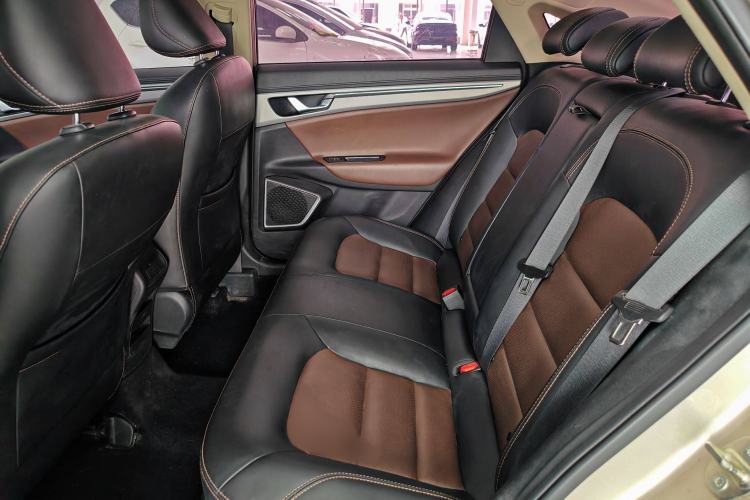 Used Geely Auto Emgrand GL 2018 1.4T DCT Flagship Edition Interior 4