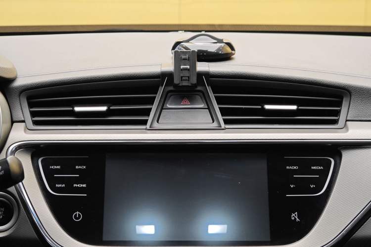 Used Geely Auto Emgrand GL 2018 1.4T DCT Elite Smart Connectivity Version Interior 6