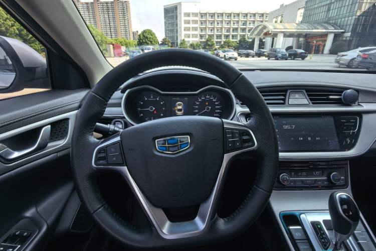 Used Geely Auto Emgrand GL 2018 1.8L DCT Elite Smart Connectivity Version Interior 6