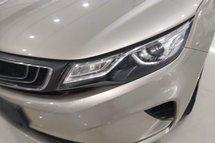 Used Geely Auto Emgrand GL 2018 1.4T Manual Elite Smart Connectivity Version Left Front Headlight