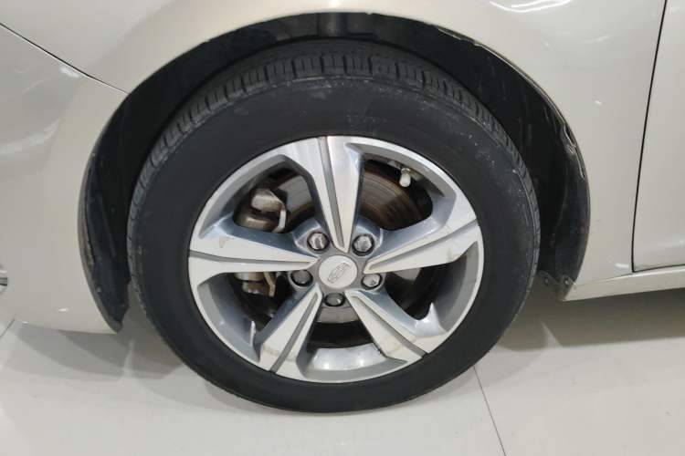 Used Geely Auto Emgrand GL 2018 1.4T Manual Elite Smart Connectivity Version Left Front Wheel Hub