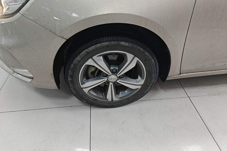 Used Geely Auto Emgrand GL 2018 1.8L DCT Elite Smart Connectivity Version Left Front Wheel Hub
