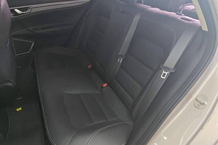 Used Geely Auto Emgrand GL 2018 1.8L DCT Elite Smart Connectivity Version Left Rear Seat