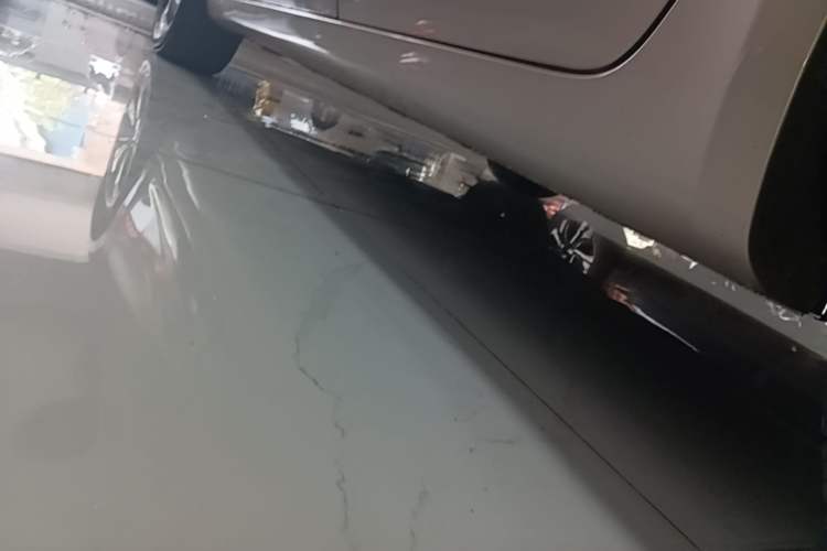 Used Geely Auto Emgrand GL 2018 1.8L DCT Elite Smart Connectivity Version Left Side Sill