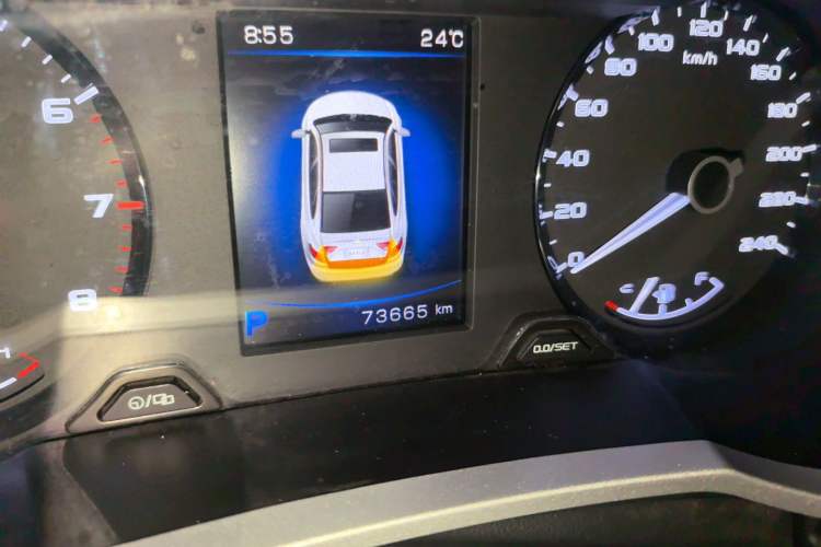 Used Geely Auto Emgrand GL 2018 1.4T DCT Prestige Smart Connectivity Version Odometer Close Up