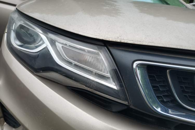 Used Geely Auto Emgrand GL 2018 1.8L DCT Elite Smart Connectivity Version Right Front Headlight