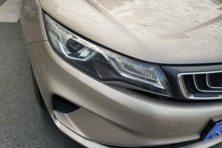 Used Geely Auto Emgrand GL 2018 1.4T DCT Elite Smart Connectivity Version Right Front Headlight