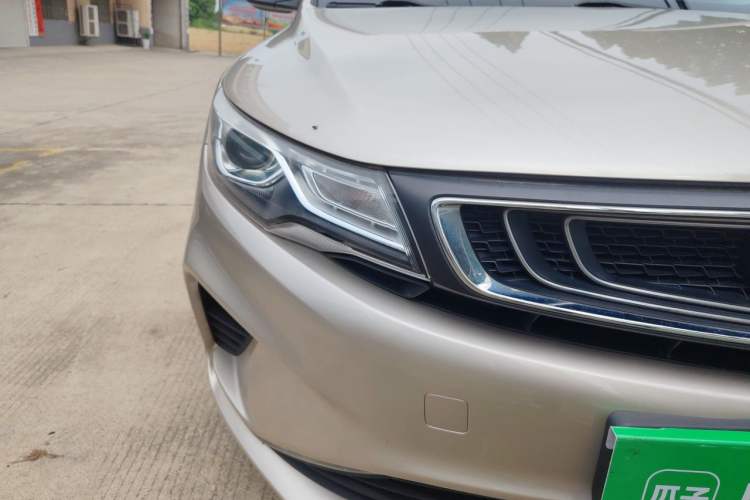 Used Geely Auto Emgrand GL 2018 1.8L DCT Elite Smart Connectivity Version Right Front Headlight