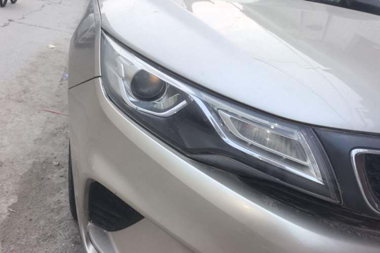 Used Geely Auto Emgrand GL 2018 1.8L Manual Elite Smart Connectivity Version Right Front Headlight