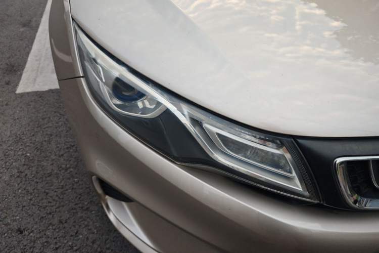 Used Geely Auto Emgrand GL 2018 1.8L DCT Elite Smart Connectivity Version Right Front Headlight