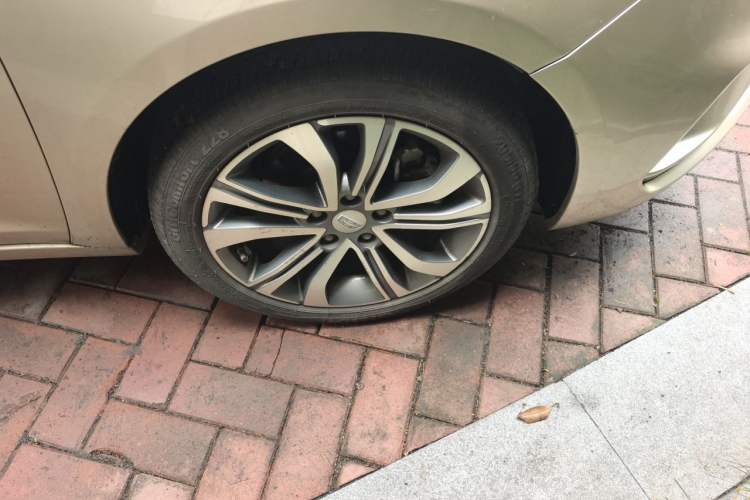 Used Geely Auto Emgrand GL 2018 1.4T DCT Prestige Smart Connectivity Version Right Front Wheel Hub