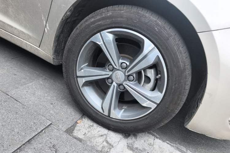 Used Geely Auto Emgrand GL 2018 1.8L Manual Elite Smart Connectivity Version Right Front Wheel Hub
