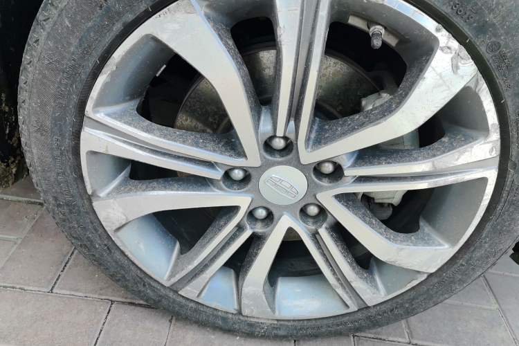 Used Geely Auto Emgrand GL 2018 1.4T DCT Prestige Smart Connectivity Version Right Front Wheel Hub