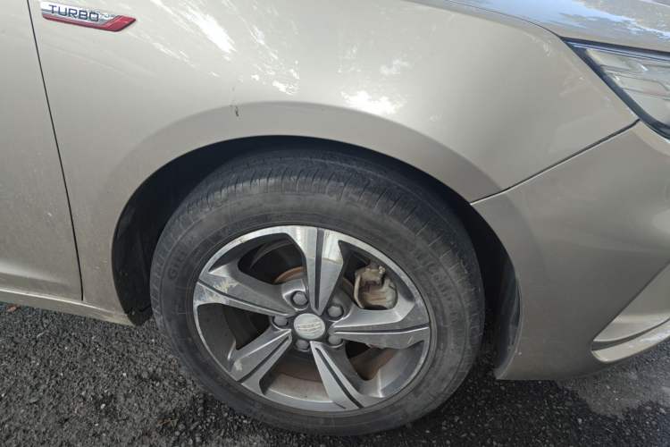 Used Geely Auto Emgrand GL 2018 1.4T DCT Elite Smart Connectivity Version Right Front Wheel Hub