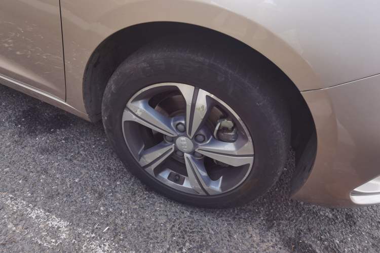 Used Geely Auto Emgrand GL 2018 1.4T DCT Elite Smart Connectivity Version Right Front Wheel Hub