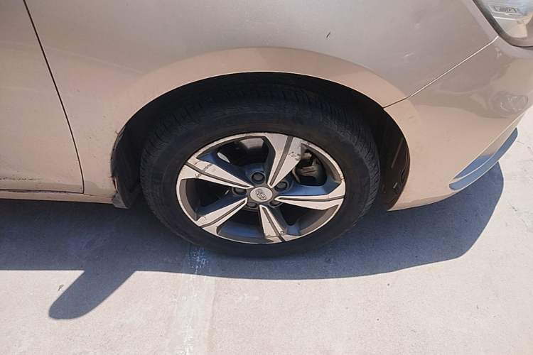 Used Geely Auto Emgrand GL 2018 1.8L DCT Elite Smart Connectivity Version Right Front Wheel Hub