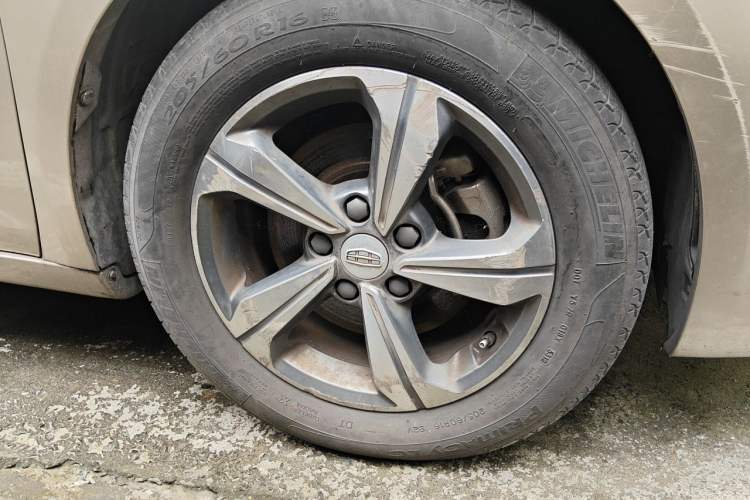 Used Geely Auto Emgrand GL 2018 1.8L DCT Elite Smart Connectivity Version Right Front Wheel Hub
