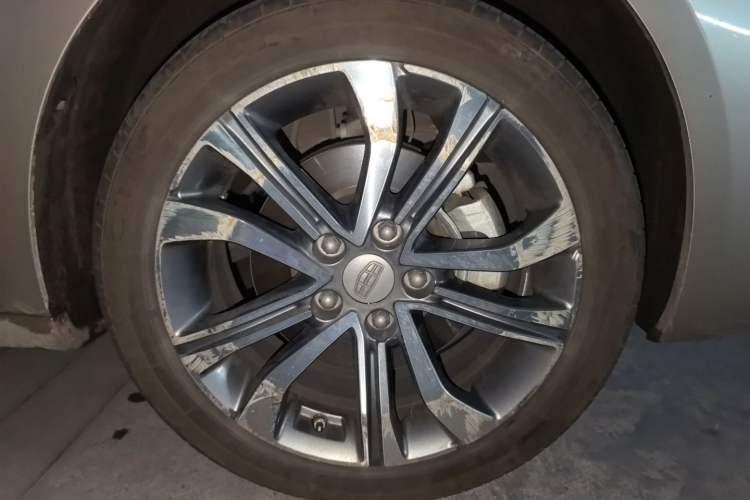 Used Geely Auto Emgrand GL 2018 1.4T DCT Prestige Smart Connectivity Version Right Front Wheel Hub
