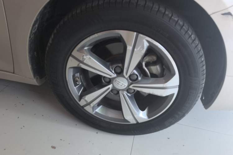 Used Geely Auto Emgrand GL 2018 1.8L Manual Elite Smart Connectivity Version Right Front Wheel Hub