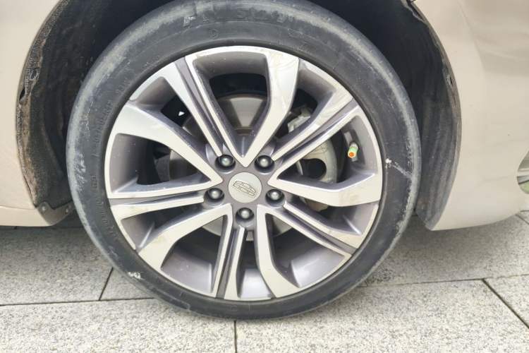 Used Geely Auto Emgrand GL 2018 1.4T DCT Prestige Smart Connectivity Version Right Front Wheel Hub