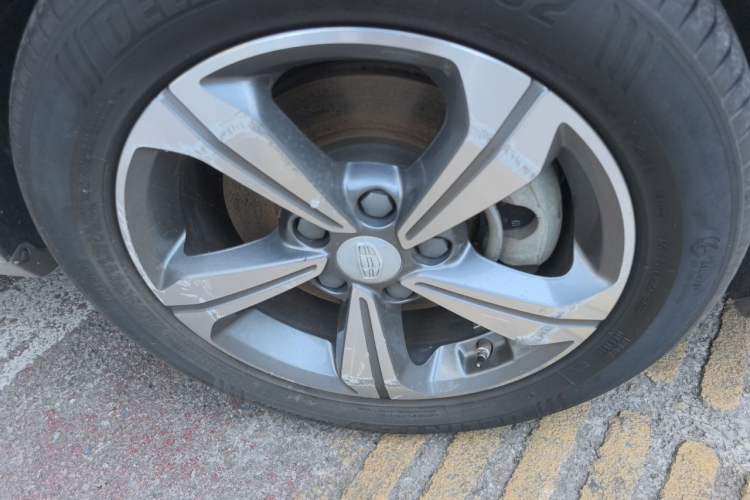 Used Geely Auto Emgrand GL 2018 1.8L Manual Elite Smart Connectivity Version Right Front Wheel Hub