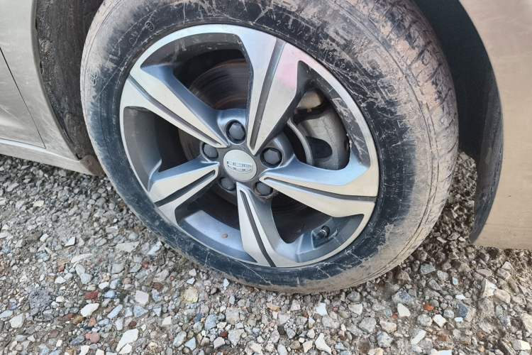 Used Geely Auto Emgrand GL 2018 1.4T Manual Elite Smart Connectivity Version Right Front Wheel Hub