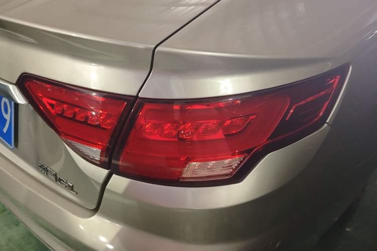 Used Geely Auto Emgrand GL 2018 1.8L DCT Elite Smart Connectivity Version Right Rear Taillight