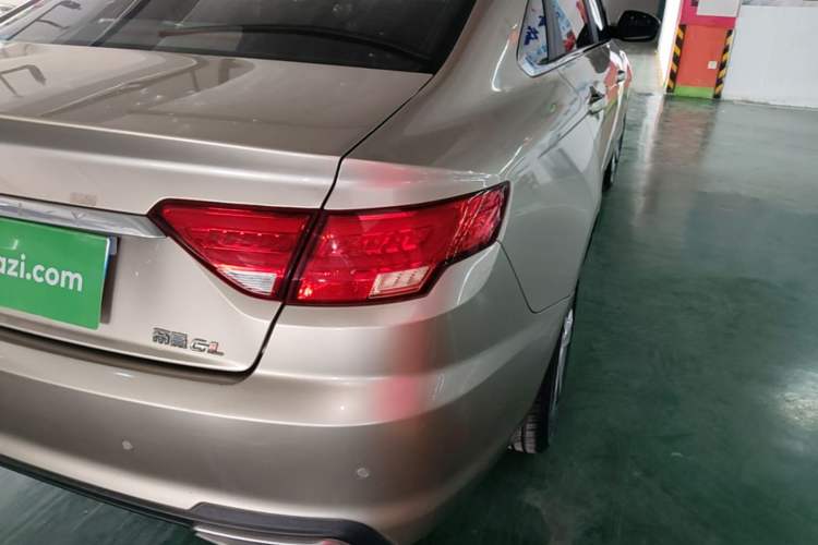 Used Geely Auto Emgrand GL 2018 1.8L DCT Elite Smart Connectivity Version Right Rear Taillight